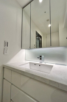 ＷＯＲＬＤ　ＴＯＷＥＲ　ＲＥＳＩＤＥＮＣＥ 