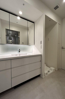ＷＯＲＬＤ　ＴＯＷＥＲ　ＲＥＳＩＤＥＮＣＥ 