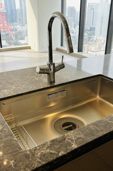 ＷＯＲＬＤ　ＴＯＷＥＲ　ＲＥＳＩＤＥＮＣＥ 