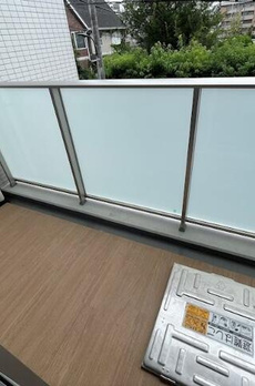 スリージア 