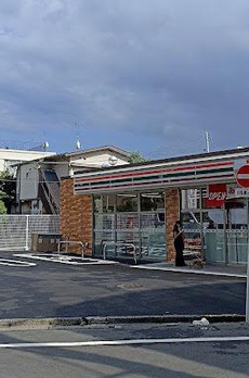 スリージア 