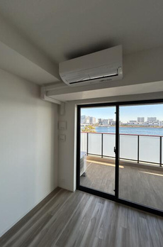ＨＡＲＵＭＩ　ＦＬＡＧ　ＳＥＡ　ＶＩＬＬＡＧＥ　Ｃ棟 