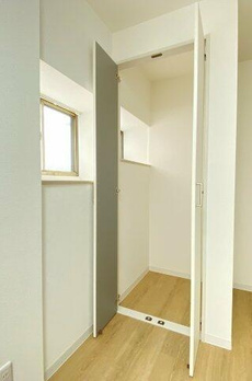 弥生町貸家 