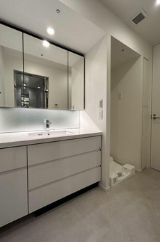 ＷＯＲＬＤ　ＴＯＷＥＲ　ＲＥＳＩＤＥＮＣＥ 
