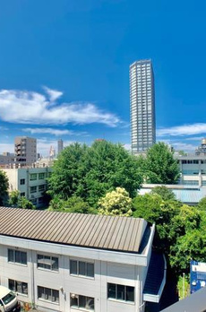 Ｂｒｉｌｌｉａ　ｉｓｔ　新宿曙橋 