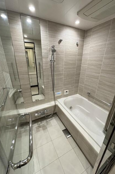 ＷＯＲＬＤ　ＴＯＷＥＲ　ＲＥＳＩＤＥＮＣＥ 