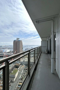 Ｗ　Ｃｏｍｆｏｒｔ　Ｔｏｗｅｒｓ　ＷＥＳＴ 