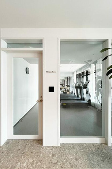 ＷＯＲＬＤ　ＴＯＷＥＲ　　ＲＥＳＩＤＥＮＣＥ 