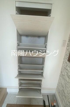 成城６丁目貸家 