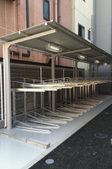 エストゥルース入谷 