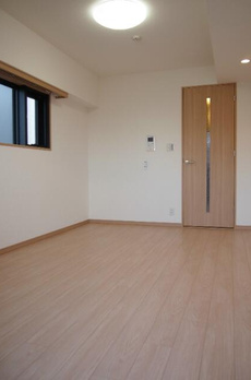 ルーブル市ヶ谷 