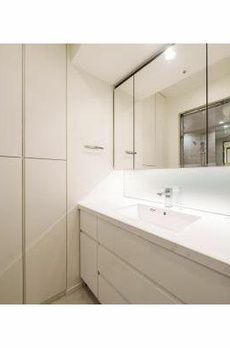 ＷＯＲＬＤ　ＴＯＷＥＲ　ＲＥＳＩＤＥＮＣＥ 