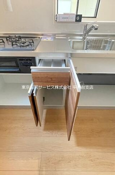 ファミーリエ高島平 