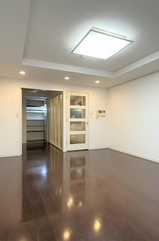 ＺＥＬ　ＣＯＵＲＴ　ＡＯＹＡＭＡ 
