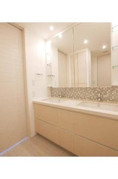 コンフォリア新宿イーストサイドタワー 