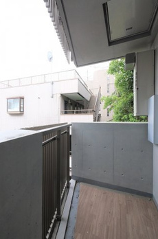 エクセルシオール目黒三田 