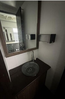 茅場町2丁目ビル 