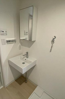 ＲＡＳＩＣＬＡＳ　ＣＡＰＩＴＡＬ－３ 