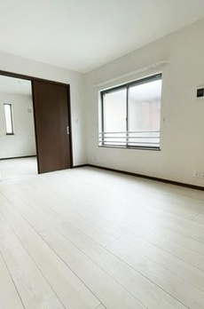 Ｇｒａｓ　Ｃｏｕｒｔ　Ａ 