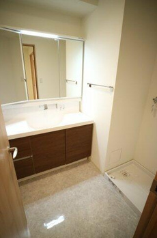 ミレニアムガーデンコート 