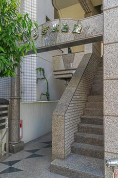 プラザ小島屋抜弁天ビル 