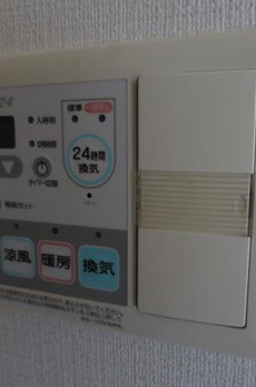 ドゥーエ新富町 