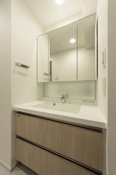 ＴＨＥ　ＡＫＡＳＡＫＡ　ＲＥＳＩＤＥＮＣＥ　Ｓ．Ｏ．Ａ．　－ｓｐｉｒｉ 