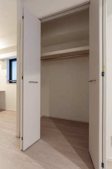 ＴＨＥ　ＡＫＡＳＡＫＡ　ＲＥＳＩＤＥＮＣＥ　Ｓ．Ｏ．Ａ．　－ｓｐｉｒｉ 