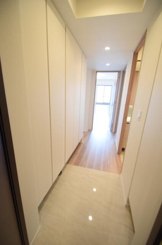 ＨＡＲＵＭＩ　ＦＬＡＧ　ＳＵＮ　ＶＩＬＬＡＧＥ　　Ｔ棟 