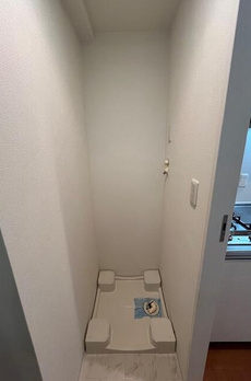 レジディア四谷三丁目 