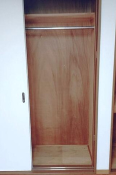 仲居邸 