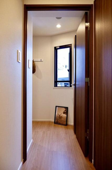 ＯＮＥ　ＲＯＯＦ　ＲＥＳＩＤＥＮＣＥ　ＫＩＢＡ　ＥＡＳＴ 