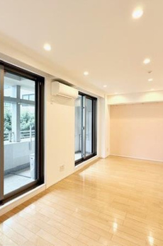 アパートメンツ三田 