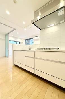 アパートメンツ三田 