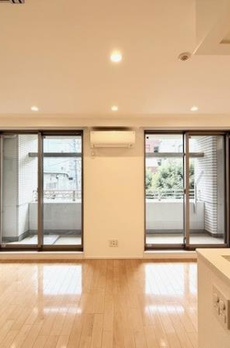 アパートメンツ三田 