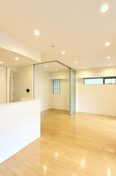 アパートメンツ三田 