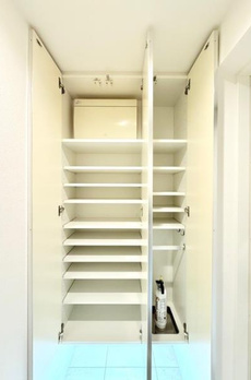 アパートメンツ三田 