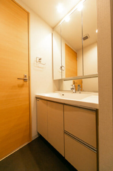 ｉ－Ｓｕｉｔｅ　ＨｉｇａｓｈｉＮａｋａｎｏ 