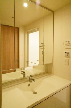 Ｂｒｉｌｌｉａ　ｉｓｔ　三軒茶屋　ブラッサムテラス 