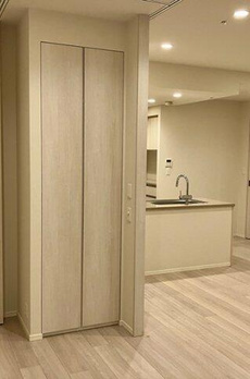 ＭＩＤ　ＴＯＷＥＲ　ＧＲＡＮＤ 