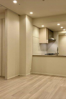 ＭＩＤ　ＴＯＷＥＲ　ＧＲＡＮＤ 