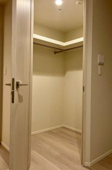 ＭＩＤ　ＴＯＷＥＲ　ＧＲＡＮＤ 