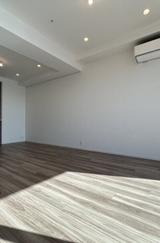 ＨＡＲＵＭＩ　ＦＬＡＧ　ＰＡＲＫ　ＶＩＬＬＡＧＥ　Ｔ棟 