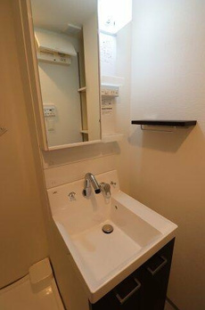 ＧＥＮＯＶＩＡ椎名町 