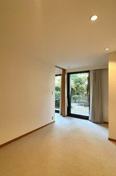 白金三光アンクレー 