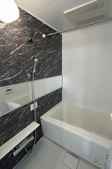 コロネード春日 