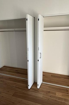 コロネード春日 