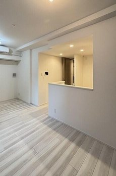 ＭＯＤＩＥＲ　ＧＩＮＺＡ　ＥＡＳＴ 