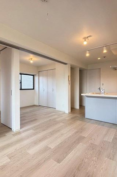 ＯＮＥ　ＲＯＯＦ　ＦＬＡＴ　ＮＩＳＨＩＷＡＳＥＤＡ 