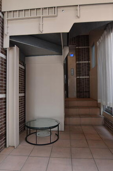 スワンレイク本郷 